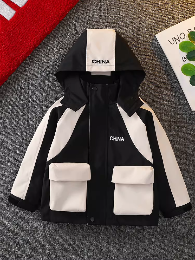 Áo khoác xuân thu cho bé trai, áo gió trẻ em, áo khoác mùa đông ba trong một thời trang và phong cách mới năm 2025.