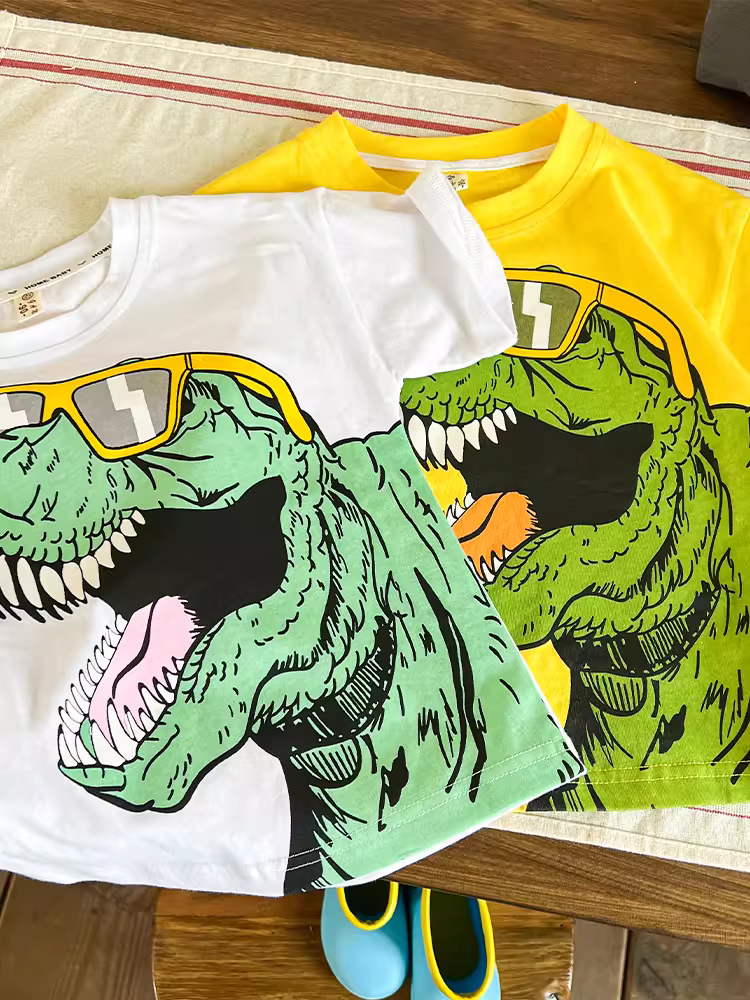 Bộ trang phục hè 2025 cho bé trai, kiểu dáng thời trang, quần áo hè mỏng cho trẻ nhỏ, mát mẻ và lịch lãm, bộ hai mảnh tay ngắn