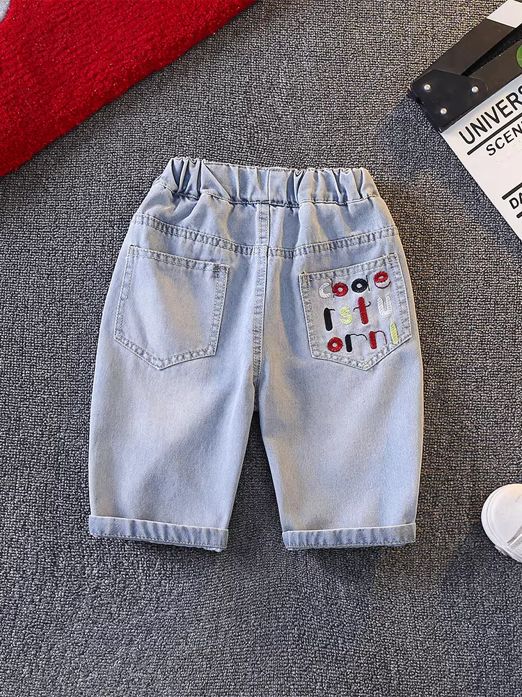Quần short denim bé trai mùa hè thời trang trẻ em 2025 kiểu dáng mới quần capri rộng rãi mùa hè cho bé trai
