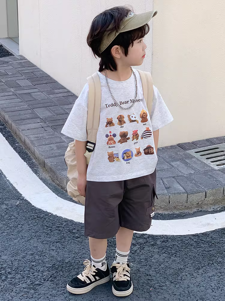 Bộ trang phục mùa hè cho bé trai, áo thun ngắn tay trẻ em sành điệu, quần áo mùa hè mỏng cho bé, bộ áo thun hai mảnh thời trang cho bé trai bằng cotton nguyên chất.