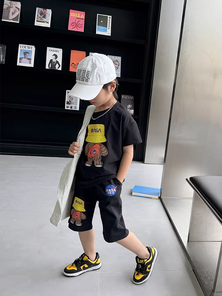 Bộ đồ trẻ em bé trai mùa hè 2025, quần áo mùa hè mới cho bé, kiểu dáng thời trang, áo ngắn tay, bé trai dễ thương, phong cách mùa hè