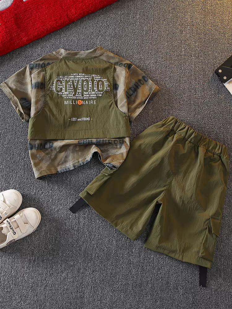 Bộ đồ hè bé trai 2025 kiểu dáng mới thời trang và lịch lãm, quần đùi ngắn tay hai mảnh, quần áo trẻ em