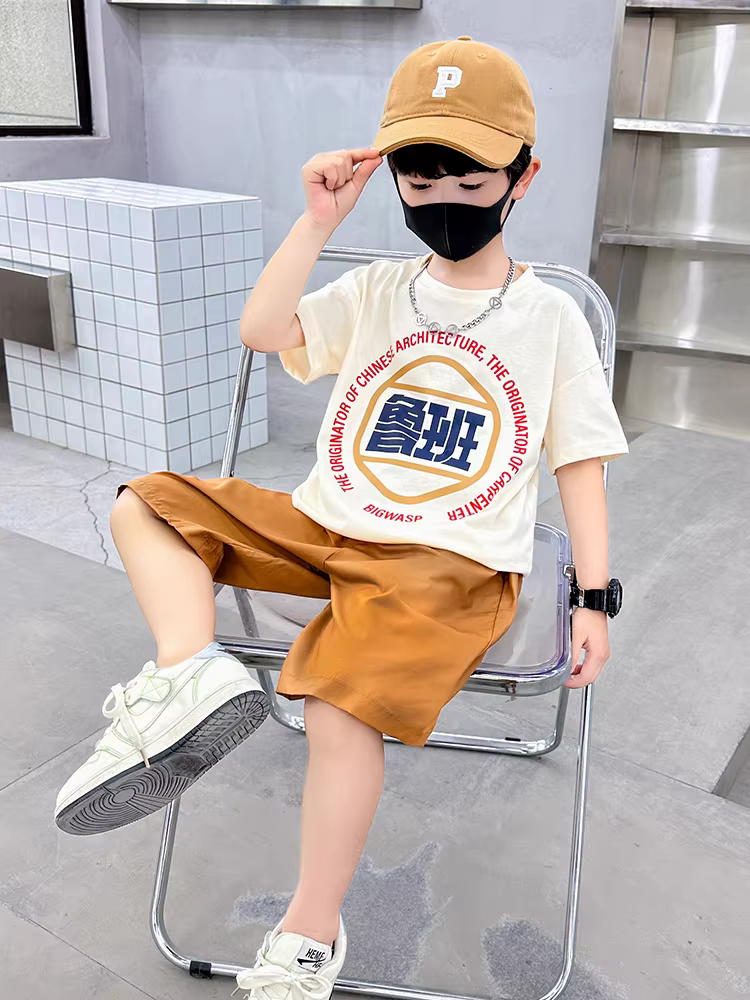 Quần short và bộ đồ ngắn tay cho bé trai, kiểu mới mùa hè 2025, quần áo thể thao mùa hè cho bé trai cỡ nhỏ và trung bình, quần áo mùa hè cho bé