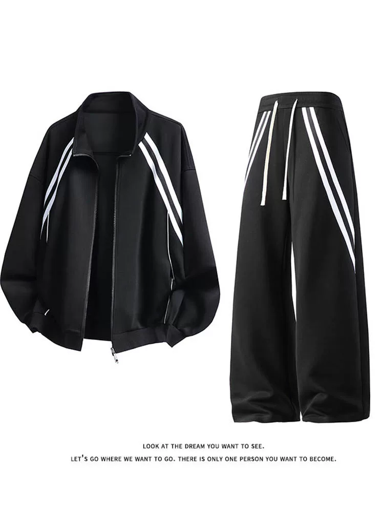 Bộ đồ thể thao kẻ sọc phong cách Mỹ mới của Jeanswest 2026 dành cho nam, mùa xuân thu, thiết kế rộng rãi, thoải mái, đa năng, gồm hai món.