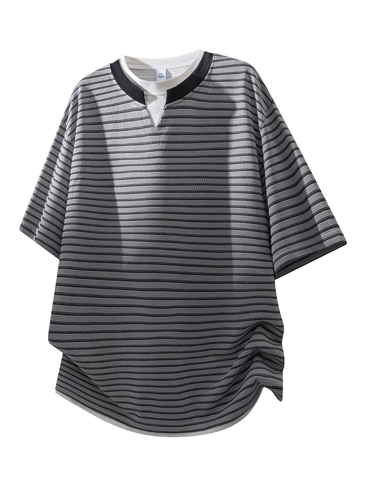 Áo thun ngắn tay kẻ sọc giả hai mảnh phong cách cao cấp của Jeanswest dành cho nam, áo kiểu dáng rộng rãi hợp thời trang mùa xuân hè.