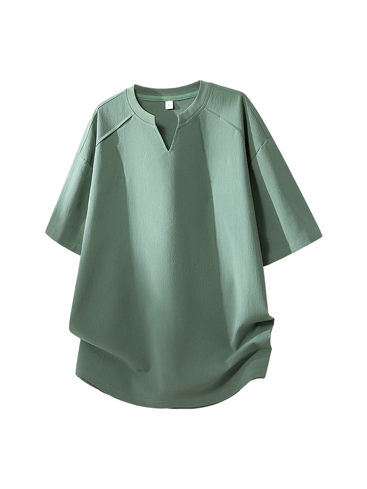 Áo thun cổ lửng tay ngắn Jeanswest dành cho nam, áo thun ngắn tay màu đen dáng rộng, phong cách giản dị, hợp thời trang mùa xuân hè.