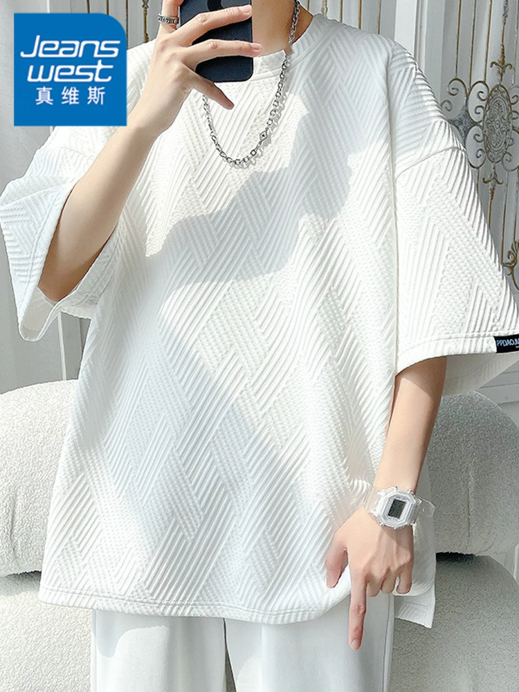 Áo thun nam Jeanswest chất liệu waffle dày dặn, tay ngắn, kiểu dáng rộng rãi mùa hè, đa năng, thiết kế độc đáo với đường xẻ bên.