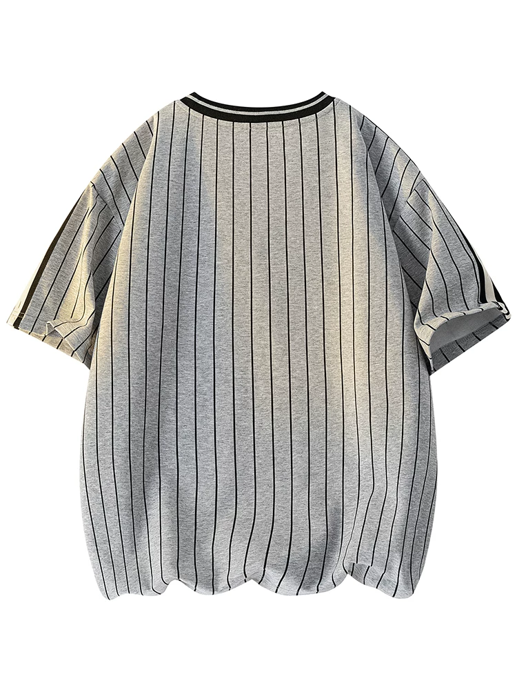 Áo thun nam cổ tròn kẻ sọc phong cách Mỹ của Jeanswest, chất liệu lụa băng, kiểu dáng rộng rãi, thời trang, thoáng khí, tay ngắn, mùa hè.