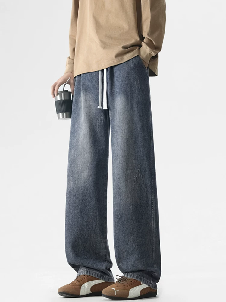 Quần jeans nam thương hiệu thời trang phong cách Mỹ của Jeanswest, chất liệu denim đã qua xử lý, dành cho mùa xuân thu, cảm giác cao cấp, dáng rộng ống thẳng, quần dài có dây rút, phong cách thường ngày.