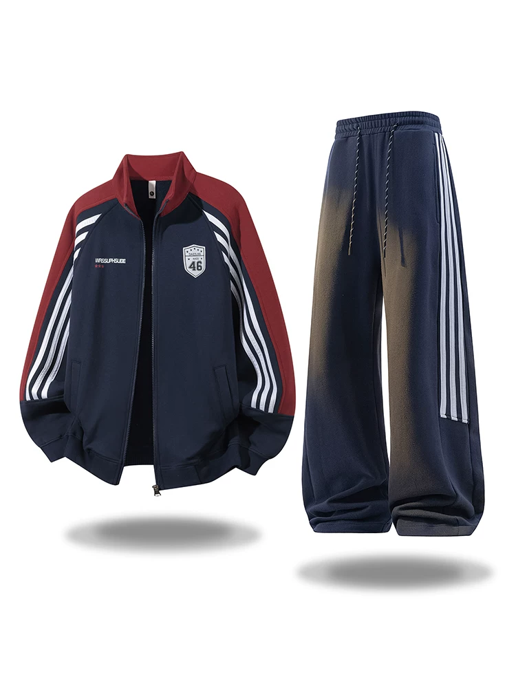 Bộ vest nam cổ đứng ba sọc phong cách Mỹ của Jeanswest, mùa xuân thu, bộ đồ thể thao hai mảnh cao cấp, rộng rãi, thoải mái.