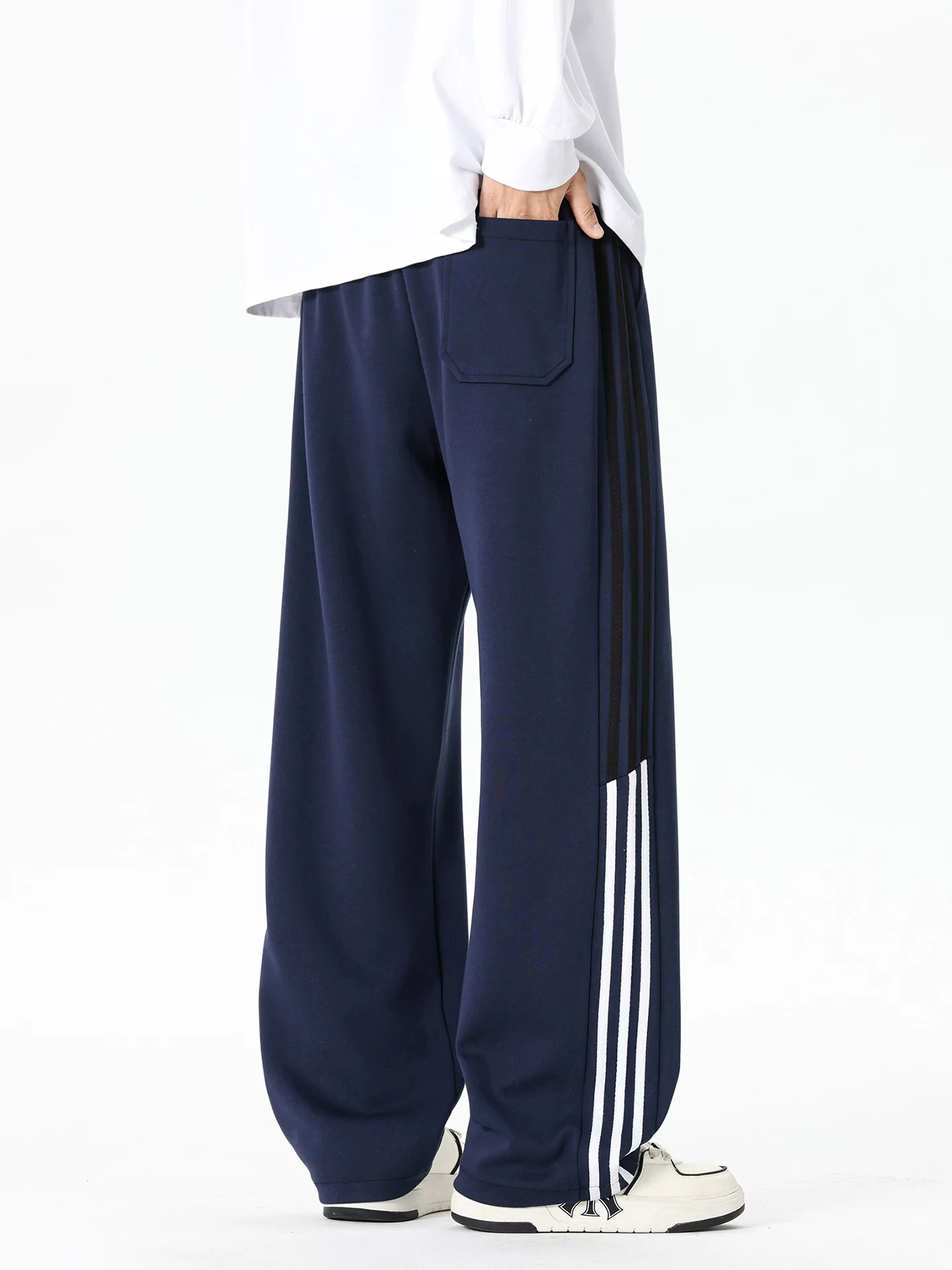 Quần dài nam Jeanswest ba sọc ống đứng, phong cách Mỹ thời thượng, thích hợp cho mùa xuân thu.