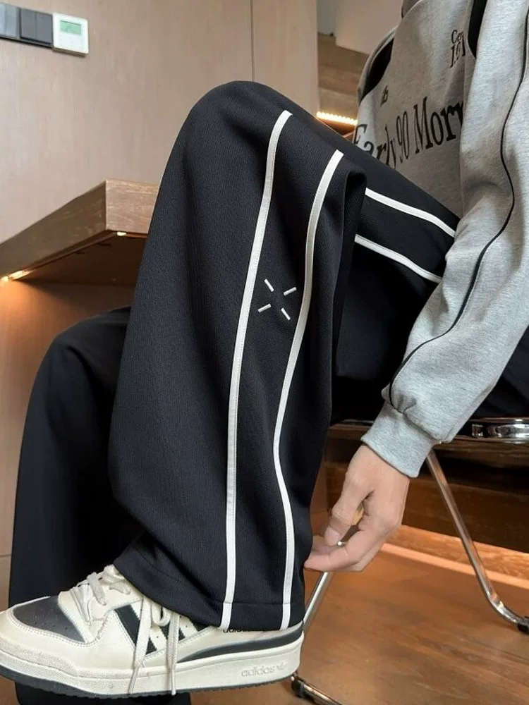 Quần dài kẻ sọc dáng thẳng mới của Jeanswest dành cho nam, quần dài thương hiệu thời trang phong cách Mỹ mùa thu.