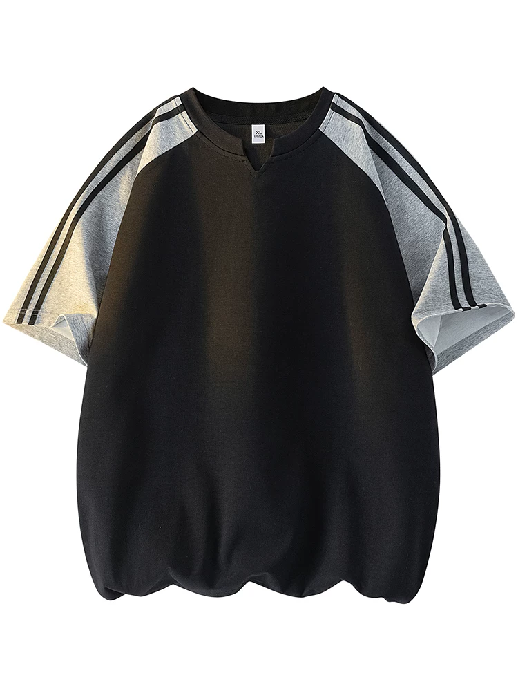 Áo thun nam cổ chữ V sọc màu phong cách Mỹ của Jeanswest, thoáng khí mùa hè, thân thiện với làn da, dáng rộng, cảm giác cao cấp, tay ngắn mỏng.