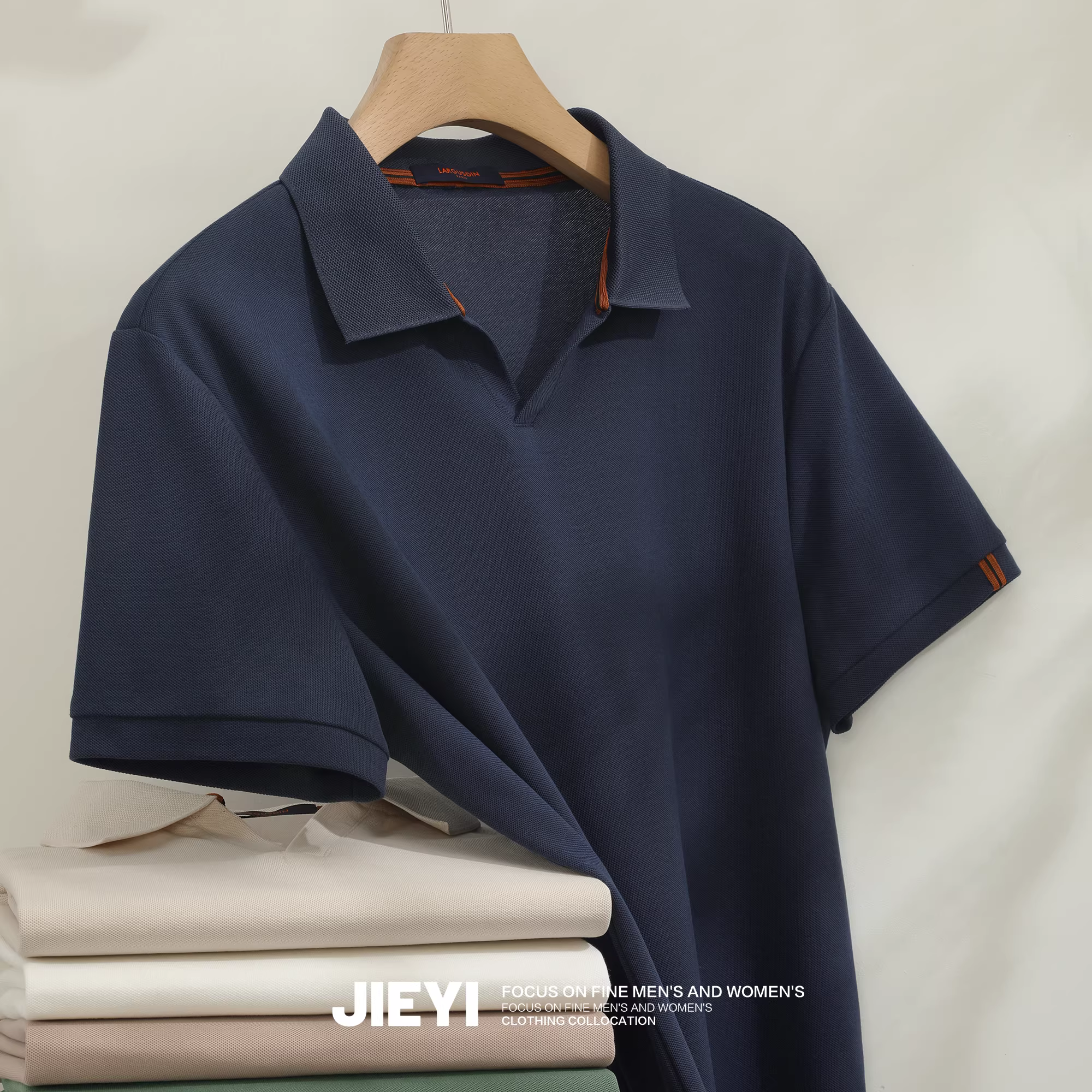 Áo polo nam trơn màu, kiểu dáng lịch sự, chất liệu cotton thoáng khí, tay ngắn, cổ V nhỏ.