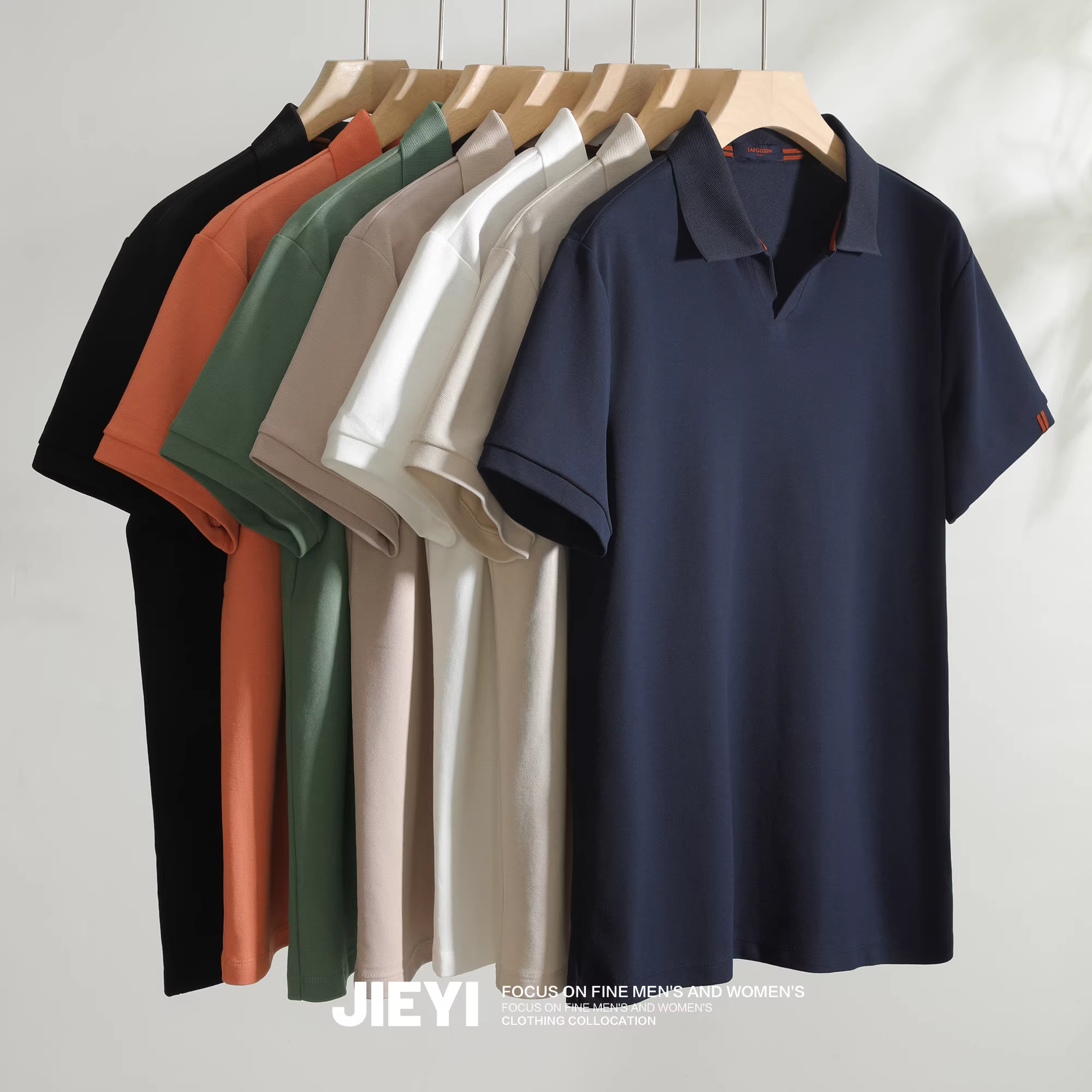 Áo sơ mi POLO ngắn tay màu trơn Dopamine tươi mới và thanh lịch dành cho nam, áo mùa hè bằng cotton thoáng khí và đa năng với cổ chữ V nhỏ.