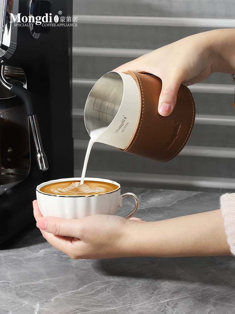 Bình tạo bọt sữa bằng thép không gỉ, vòi nhọn, chuyên dụng cho latte art, dùng làm bình sữa, cốc tạo bọt sữa, dụng cụ chuyên nghiệp cho latte art.