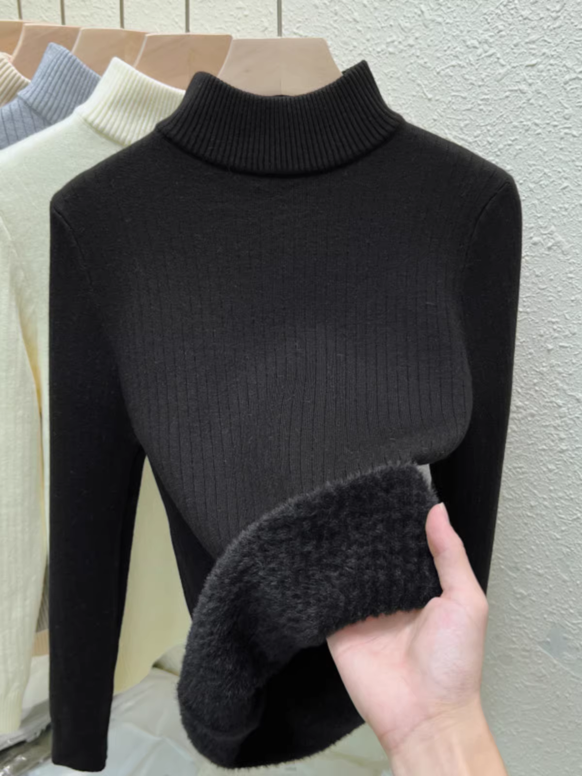 Giảm giá thanh lý quần áo nữ châu Âu, áo len giảm giá, áo lót dày dặn lót lông cừu mùa thu đông, áo lót dày dặn tích hợp lớp lông cừu.