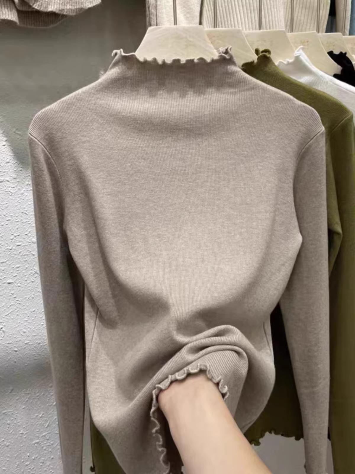 Giảm giá~ Áo thun dệt kim cổ lọ nửa cao dành cho nữ, mặc trong mùa thu đông, kiểu dáng ôm sát, tay dài, áo bó sát độc đáo.