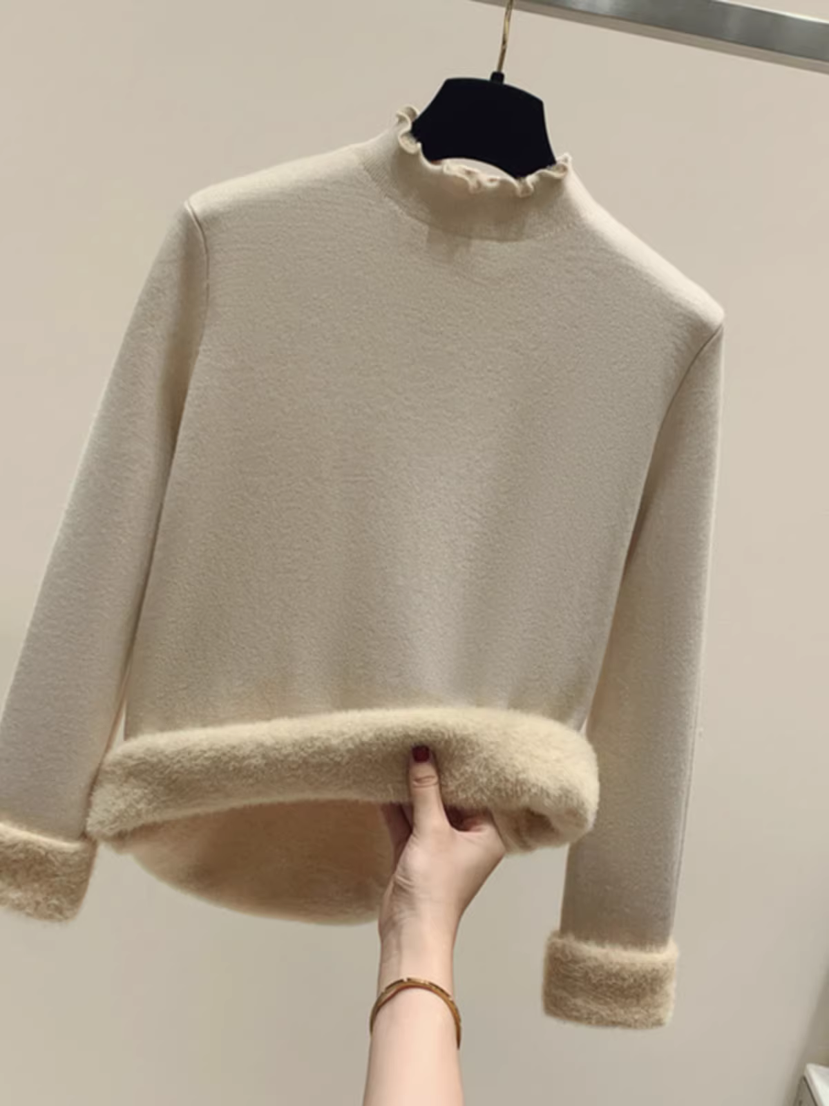 Giảm giá thanh lý quần áo nữ kiểu Âu, áo len chui đầu lông cừu cắt mác, lớp lót ấm áp, áo thun dệt kim lót lông cừu.