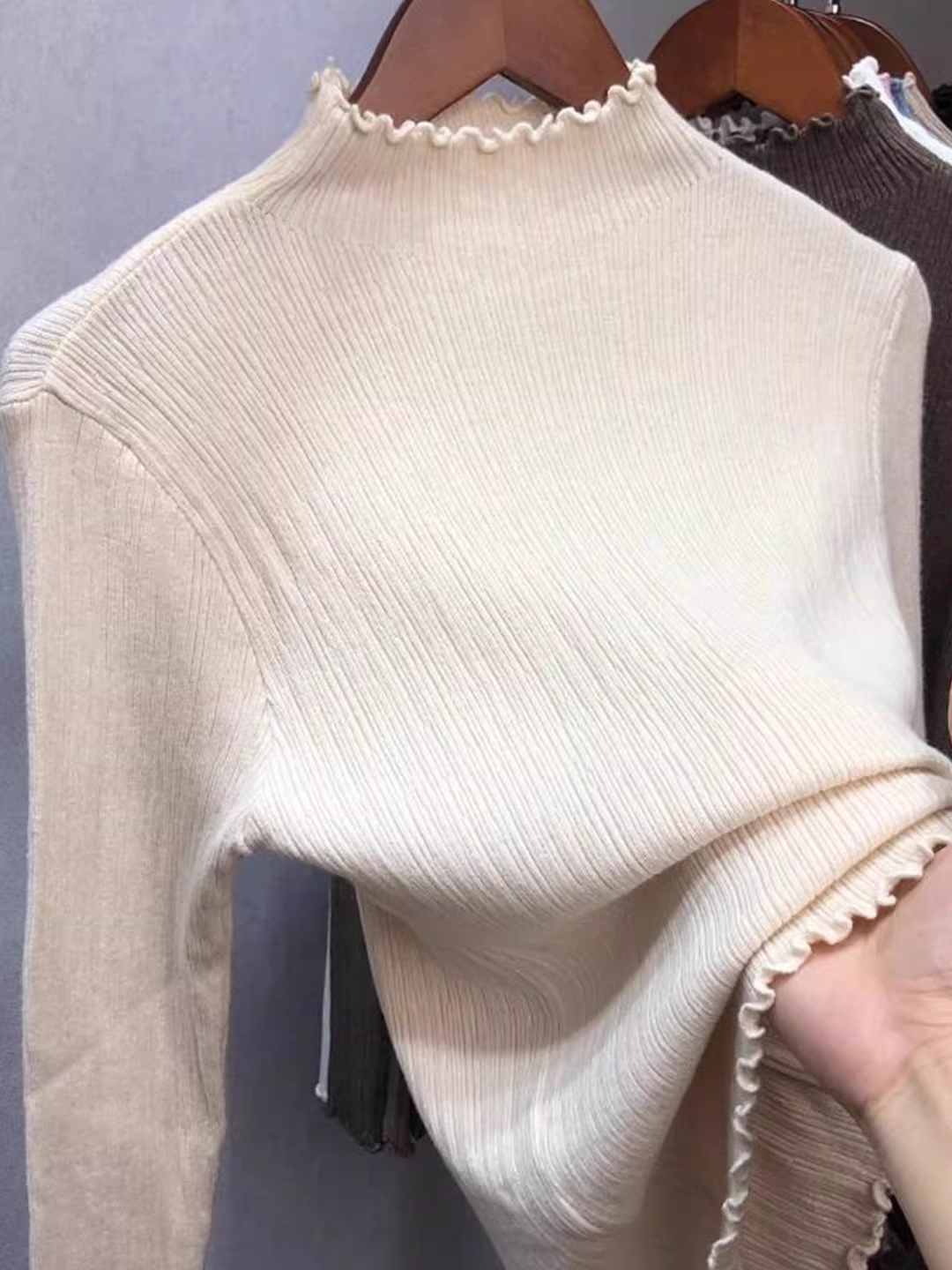 Hàng thanh lý: Hàng xuất dư, cắt mác, viền bèo nhún, áo len nữ cổ nửa cao, áo len mặc lớp, áo thời trang thu đông.