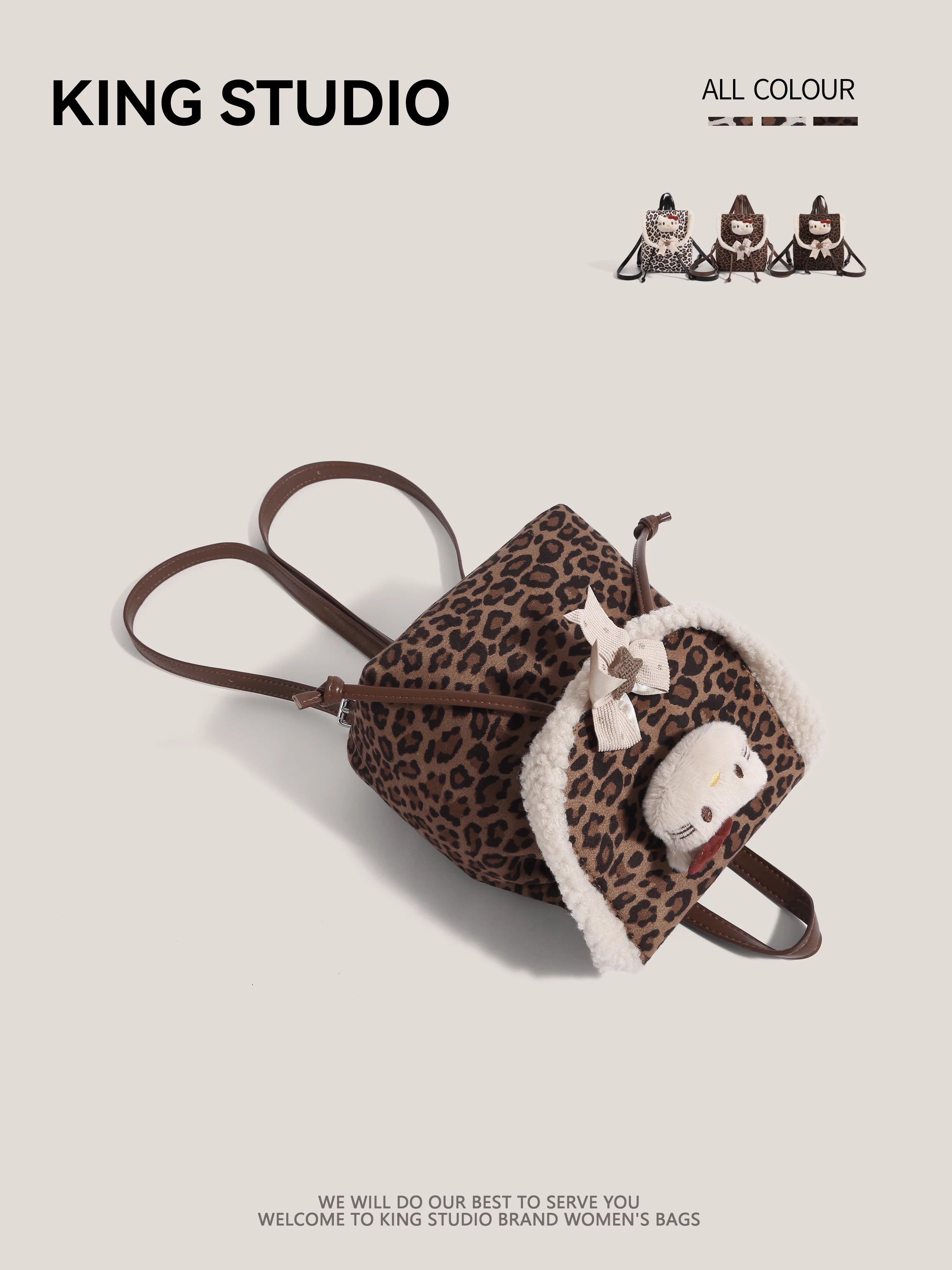 Ba lô in hình Hello Kitty dành cho nữ, mẫu mới 2025, túi đeo vai đa năng phong cách hoạt hình Hello Kitty