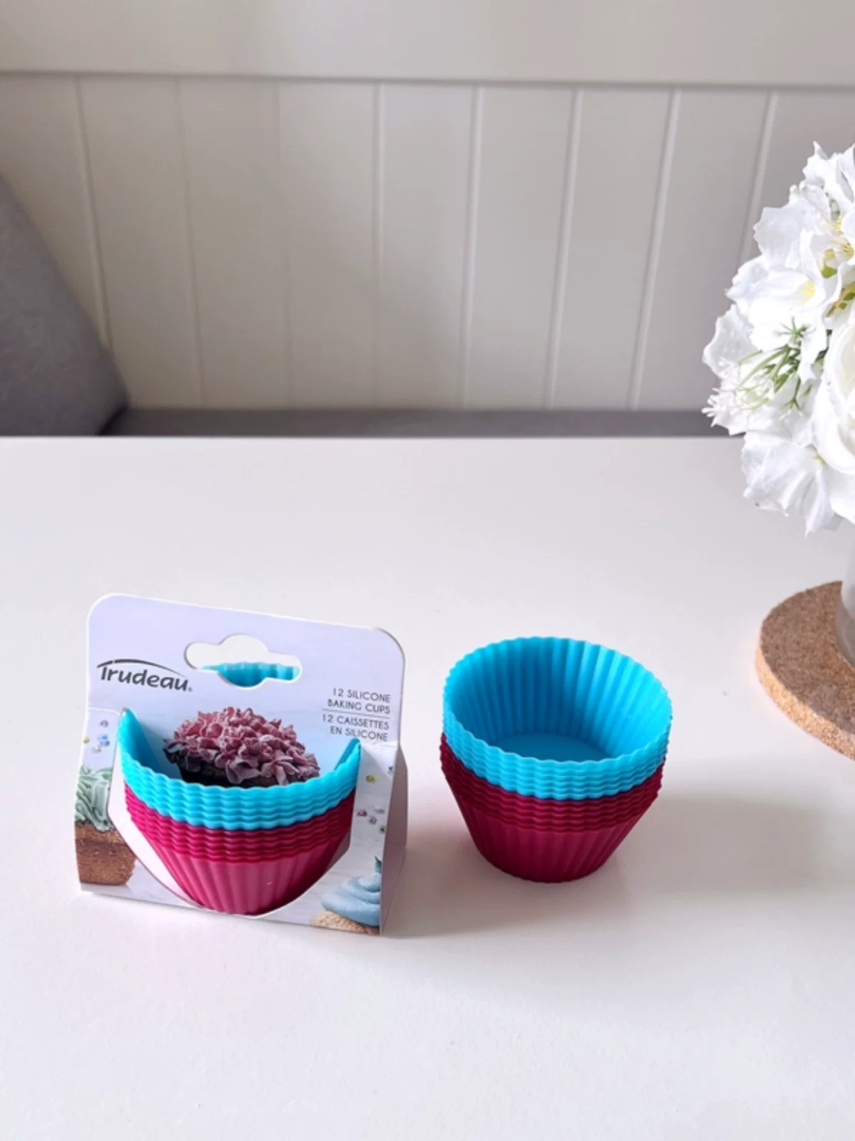 Bộ khuôn làm bánh muffin silicon hai màu, gồm 12 chiếc, xuất khẩu sang Hoa Kỳ, thích hợp cho lò vi sóng và lò nướng.