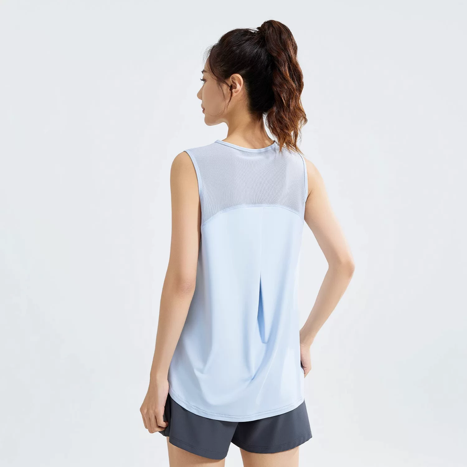 Áo vest thể thao kiểu mới 2025, áo lưới chạy bộ rộng rãi với thiết kế lưng đẹp, áo khoác không tay rộng rãi cho nữ, áo yoga.