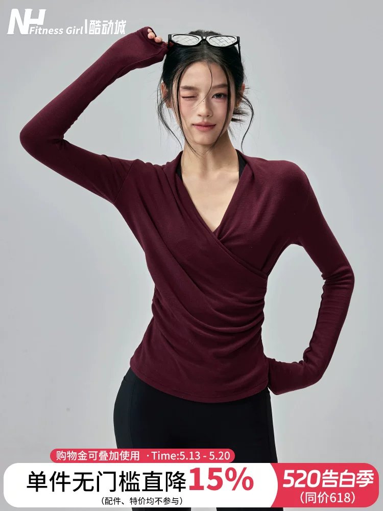 Áo tập yoga màu đỏ cổ chữ V, tay dài, ôm sát, tôn dáng dành cho nữ tập Pilates