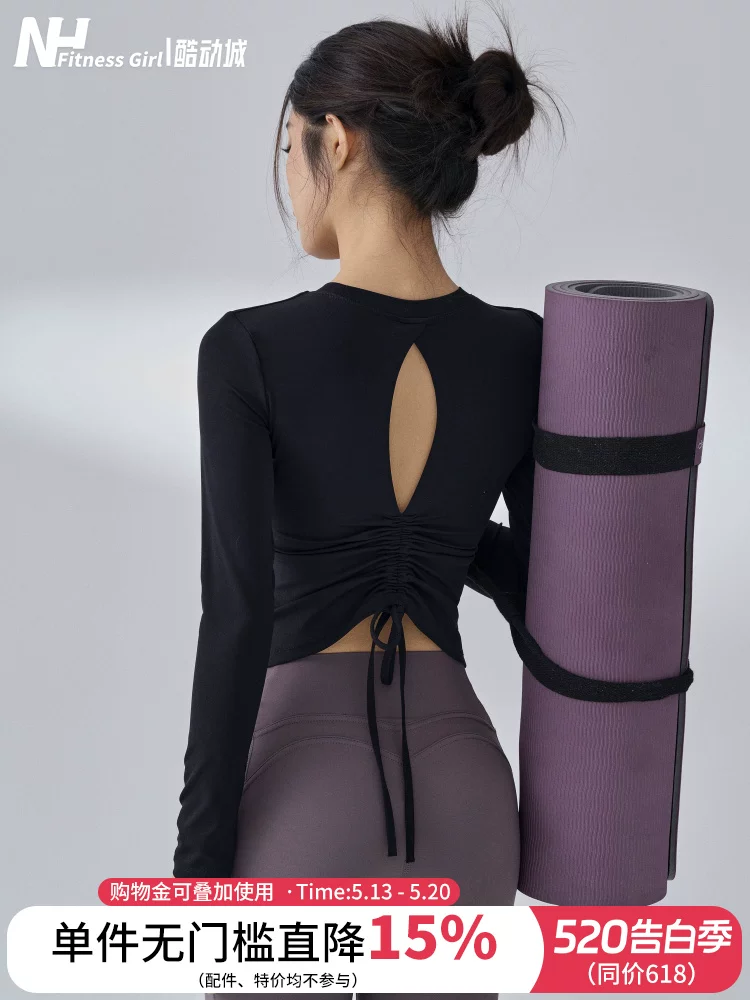 Trang phục tập yoga cho nữ với miếng đệm ngực, áo thể thao lưng khoét đẹp, áo tập Pilates bó sát cao cấp dài tay.