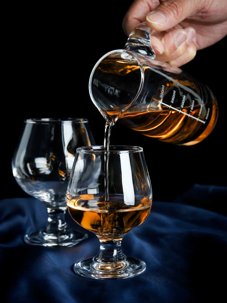 Ly rượu vang đỏ, ly rượu vang cao, ly rượu mạnh kiểu châu Âu có chân ngắn, ly rượu whisky, ly rượu sâm banh