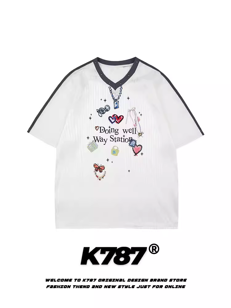 Áo thun ngắn tay in hình trái tim sọc vui nhộn theo phong cách cổ điển Mỹ K787 dành cho nữ, dáng rộng và đa năng, kiểu dáng lười biếng, kiểu jersey nửa tay.