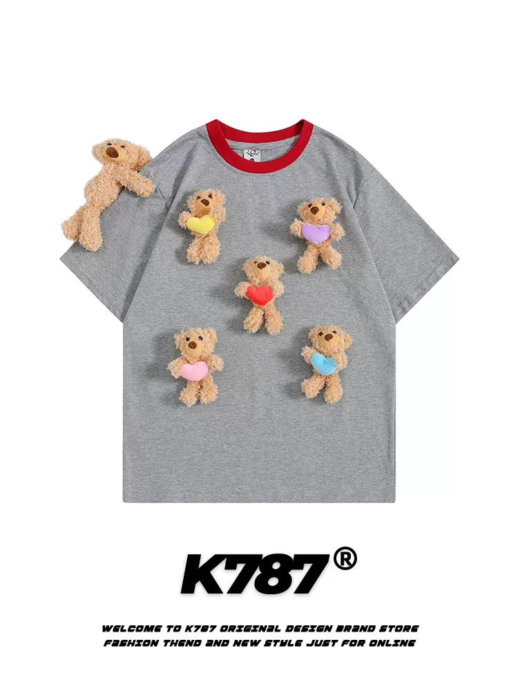K787 Áo thun ngắn tay phong cách retro Mỹ có mặt dây chuyền hình gấu phong cách đại học unisex đa năng thiết kế giản dị áo thun cặp đôi