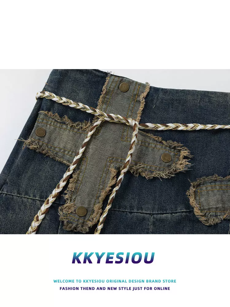 Váy denim xẻ tà phong cách retro Mỹ của KKyesiou, kiểu dáng năng động, phối dây buộc, chất liệu denim đã qua xử lý, dáng chữ A.
