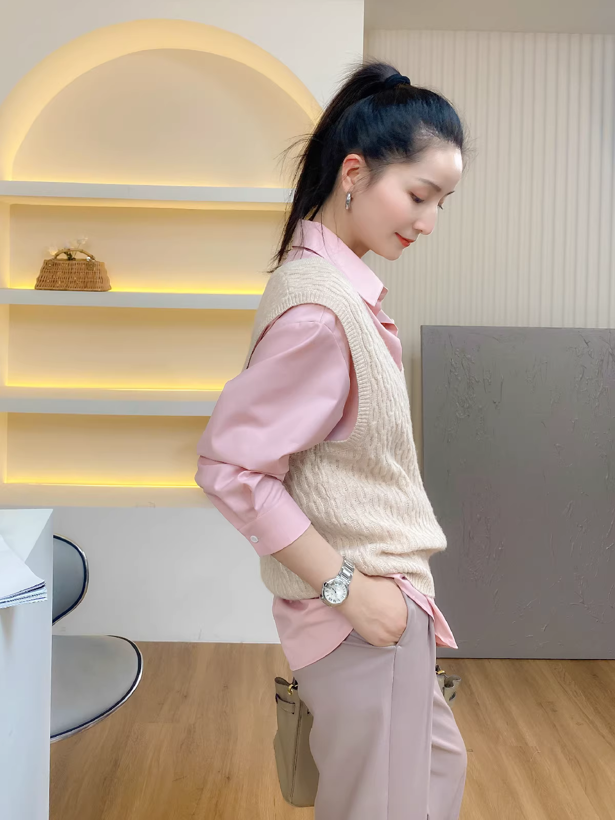 Xả kho! Giá cực tốt! Áo len dệt kim cổ V toàn len cho nữ.