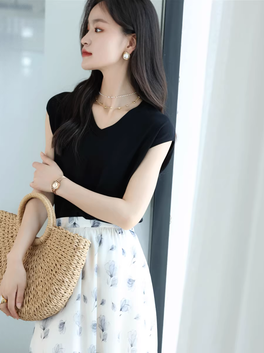 Áo thun nữ cao cấp chất liệu Tencel mát mẻ, dáng ôm, cổ chữ V, không tay, kiểu dáng ngắn, mới cho mùa hè.