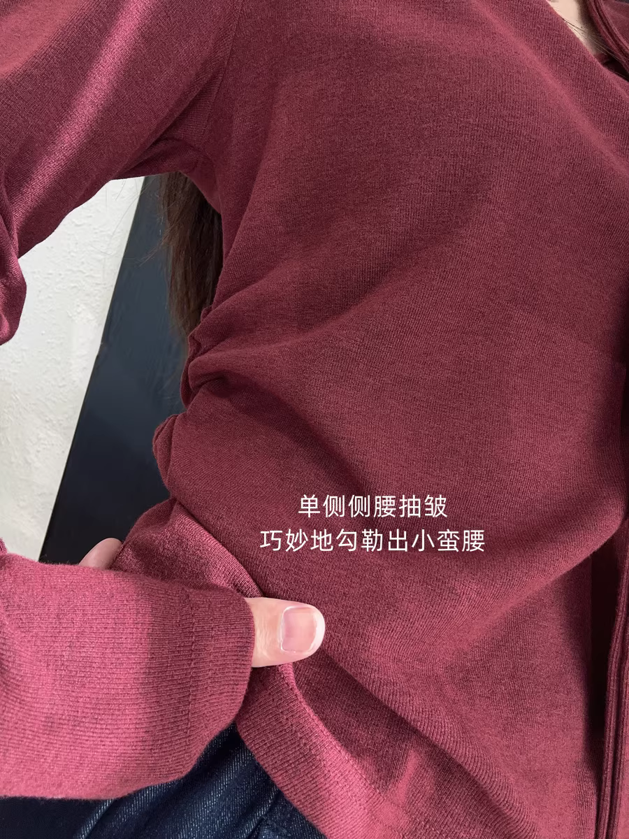 Phong cách đầu thu~ Áo thun tay dài dáng ôm eo, cổ halter, thiết kế cổ chữ V, xếp ly, chất liệu thun, dành cho nữ