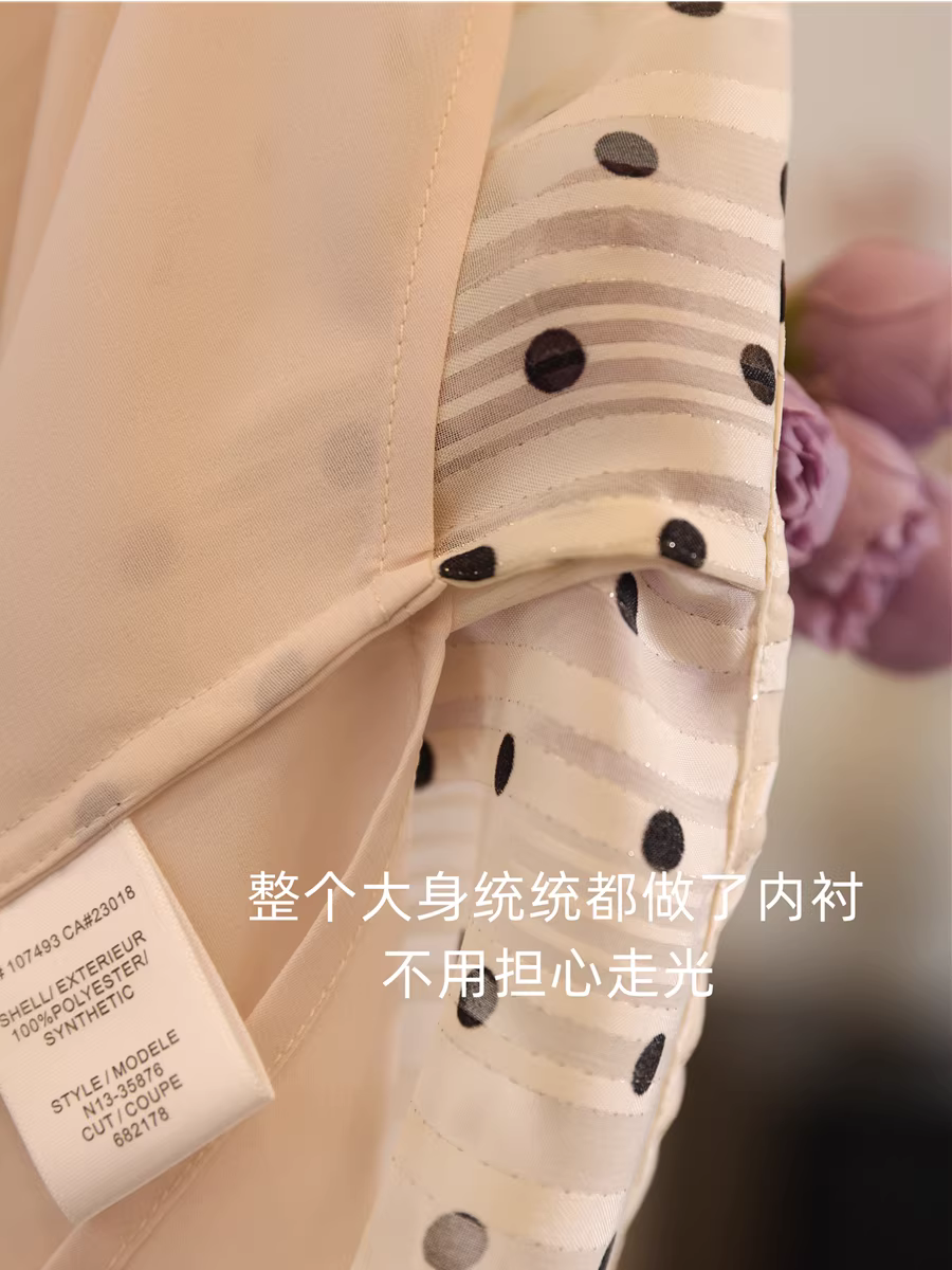 Áo sơ mi tay phồng họa tiết chấm bi chỉ vàng kiểu Pháp, tay ba phần, dáng rộng, có nơ thắt lưng dành cho nữ mùa hè