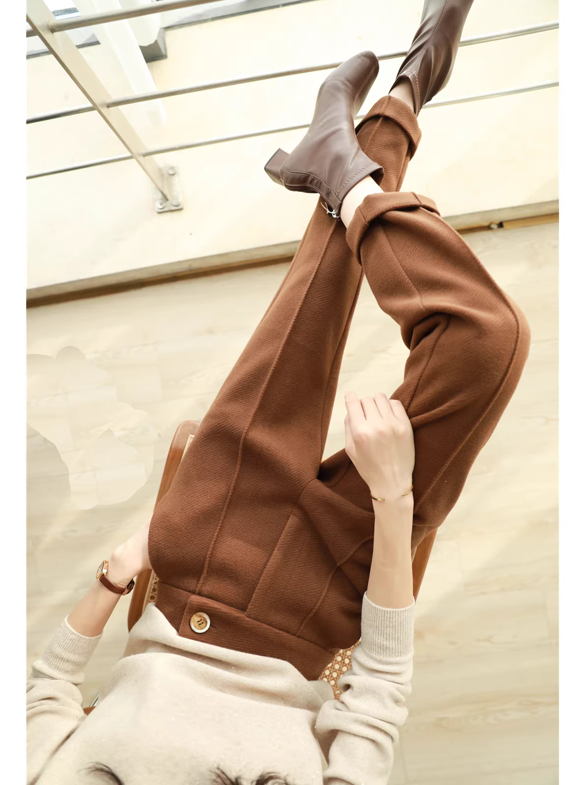 Nhiệt độ và kiểu dáng đều rất quan trọng: Quần len thô kiểu Anh 650g có cảm giác như nhung, dày dặn dành cho mùa đông của phụ nữ, quần kiểu thuốc lá mới.