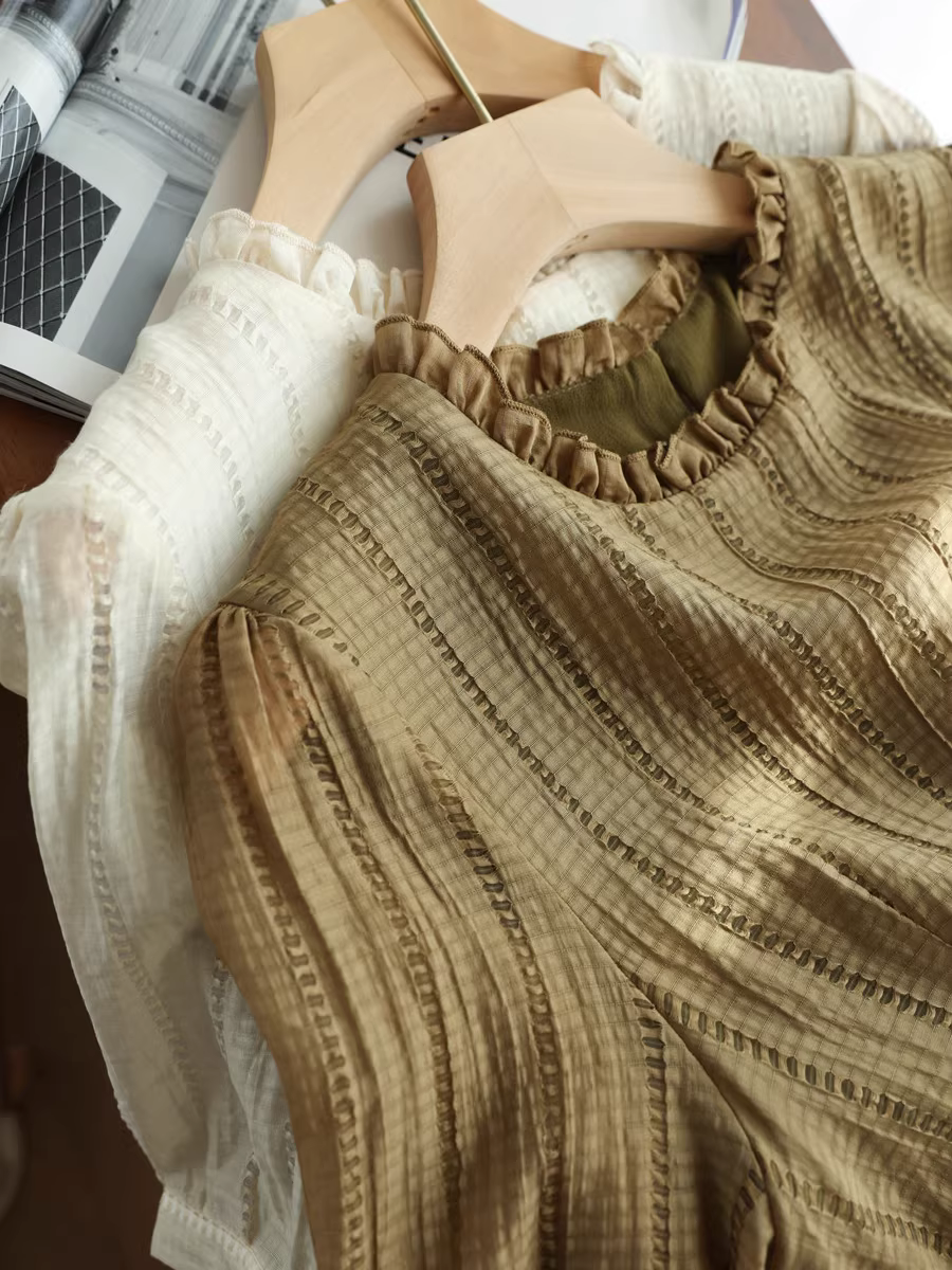 Váy cổ tích khoét lỗ kiểu Pháp, váy dài vừa phải dáng chữ A rộng rãi bằng vải Tencel có cổ đứng bằng ren dành cho nữ, mới cho mùa hè 23.