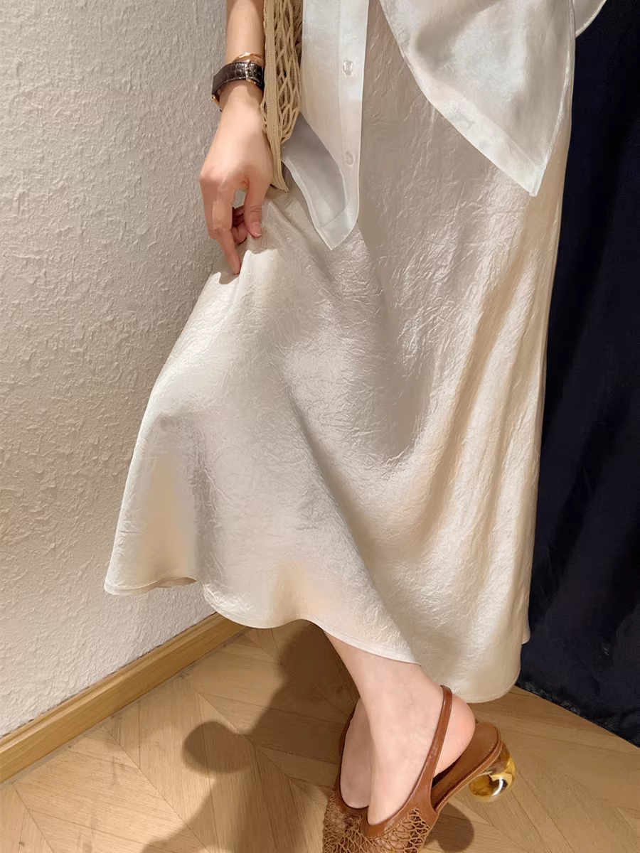 Váy chất liệu acetate 100%, nặng, chất liệu satin bóng, xếp ly, lưng thun cao, dáng chữ A đuôi cá dành cho nữ, mùa xuân hè