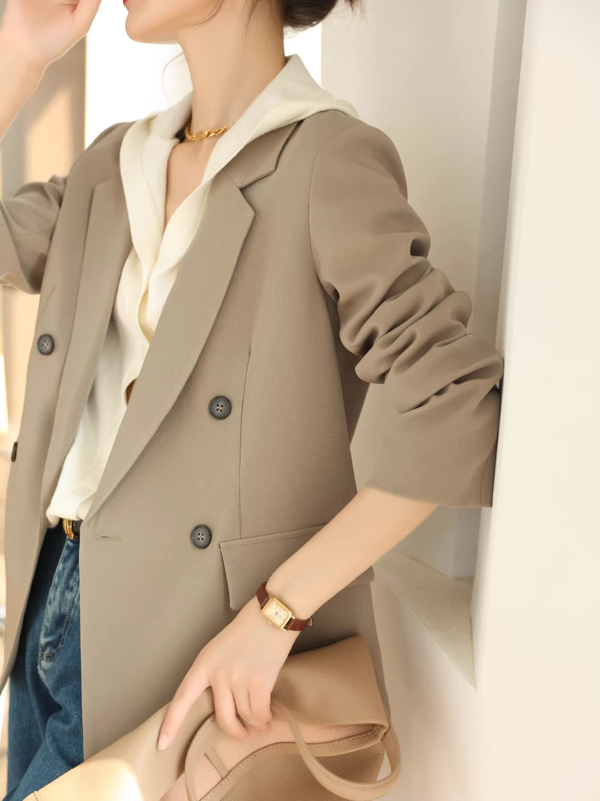 Áo blazer dài tay dáng rộng màu trơn trẻ trung CBD Qiaojiaren dành cho nữ, màu trơn đa năng cho mùa thu.