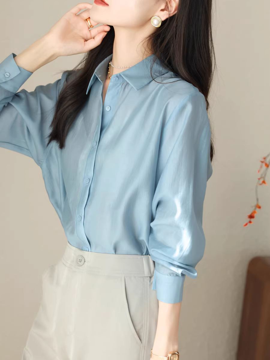 Màu xanh thoáng mát và đầy cảm hứng, khiến bạn trông trắng hơn! Áo sơ mi Tencel nhẹ và mỏng, dáng rộng, thon gọn, áo chống nắng, áo điều hòa cho nữ trong mùa hè.