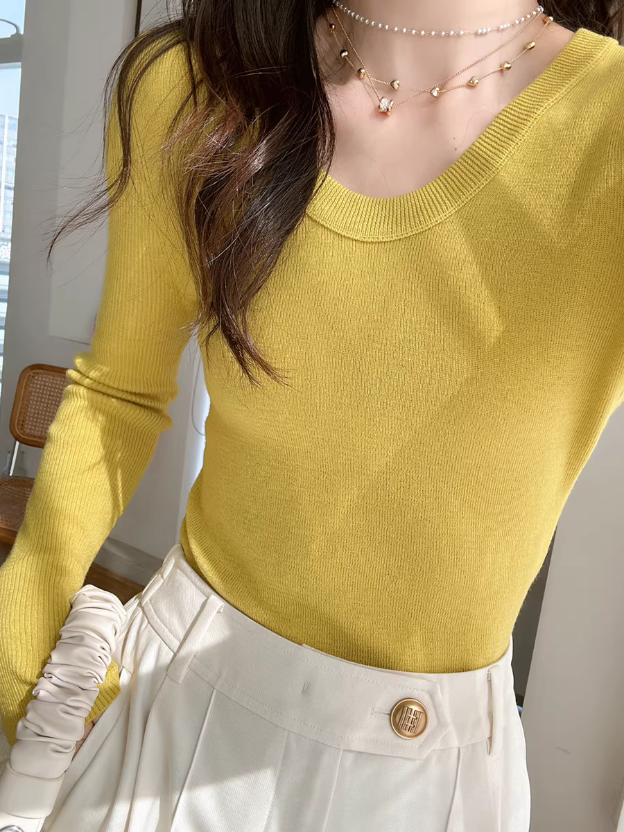 Giá trị vượt trội cho mùa xuân sớm! Áo len siêu mềm mại và ấm áp với cổ chữ U rộng, kiểu dáng ôm dáng, chất liệu dệt kim, lớp áo cơ bản cho nữ, mẫu mới.