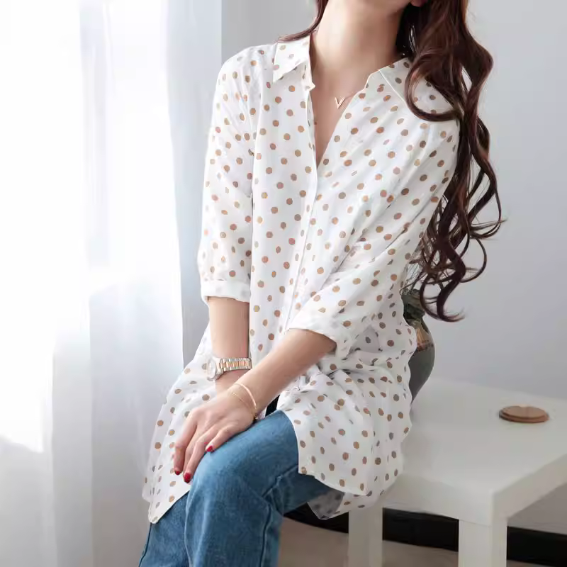 Áo thun nữ cổ V chất liệu tơ cupro nhuộm thảo mộc, thân thiện với môi trường, đã qua xử lý, co giãn cao, có túi, màu sắc đang được sản xuất.