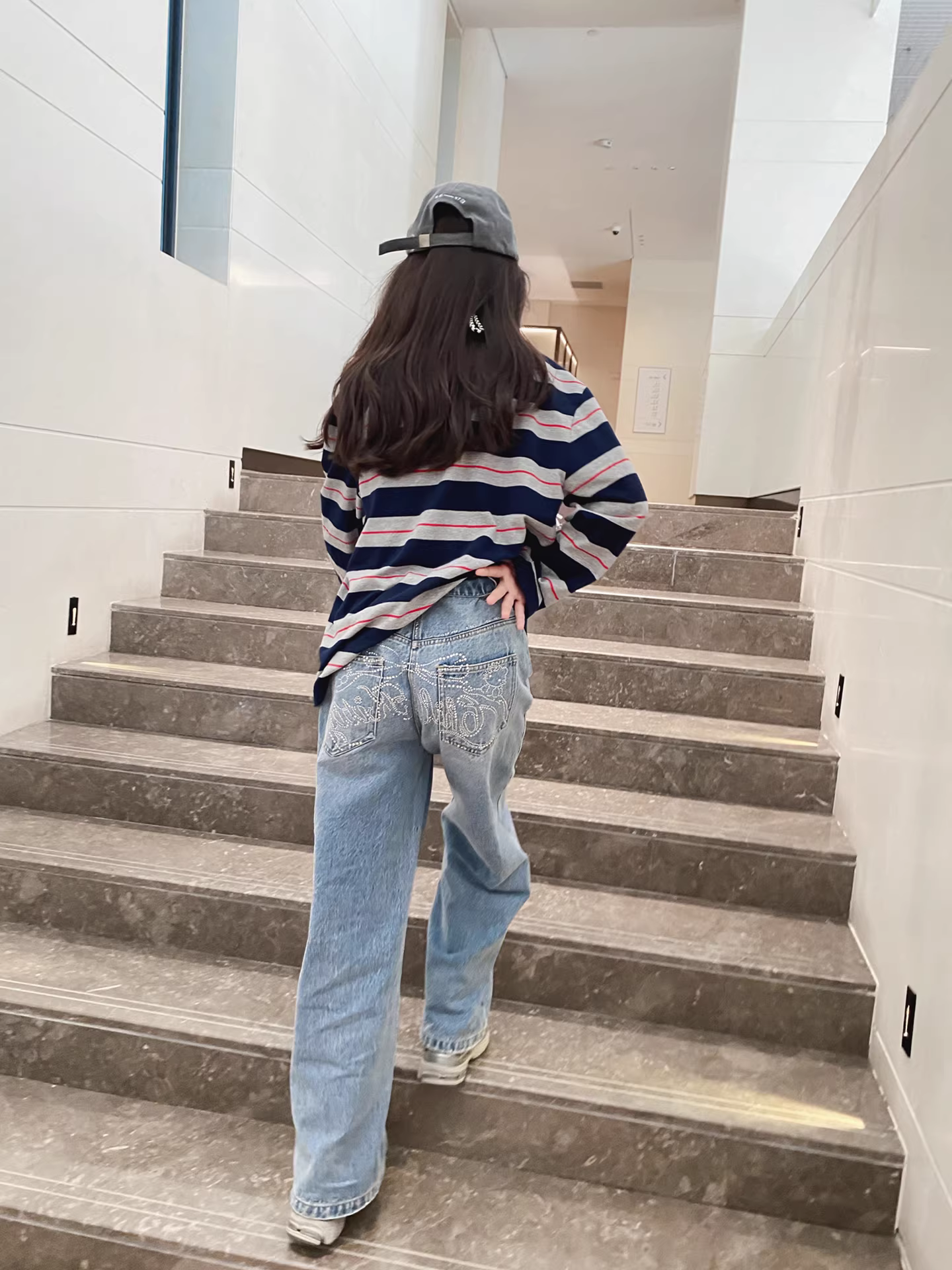 Quần Jeans Diamond Cat dành cho bé gái 25 Thu Đông Phong cách mới dành cho trẻ em Quần thẳng nhỏ nhắn ngọt ngào Quần ống rộng