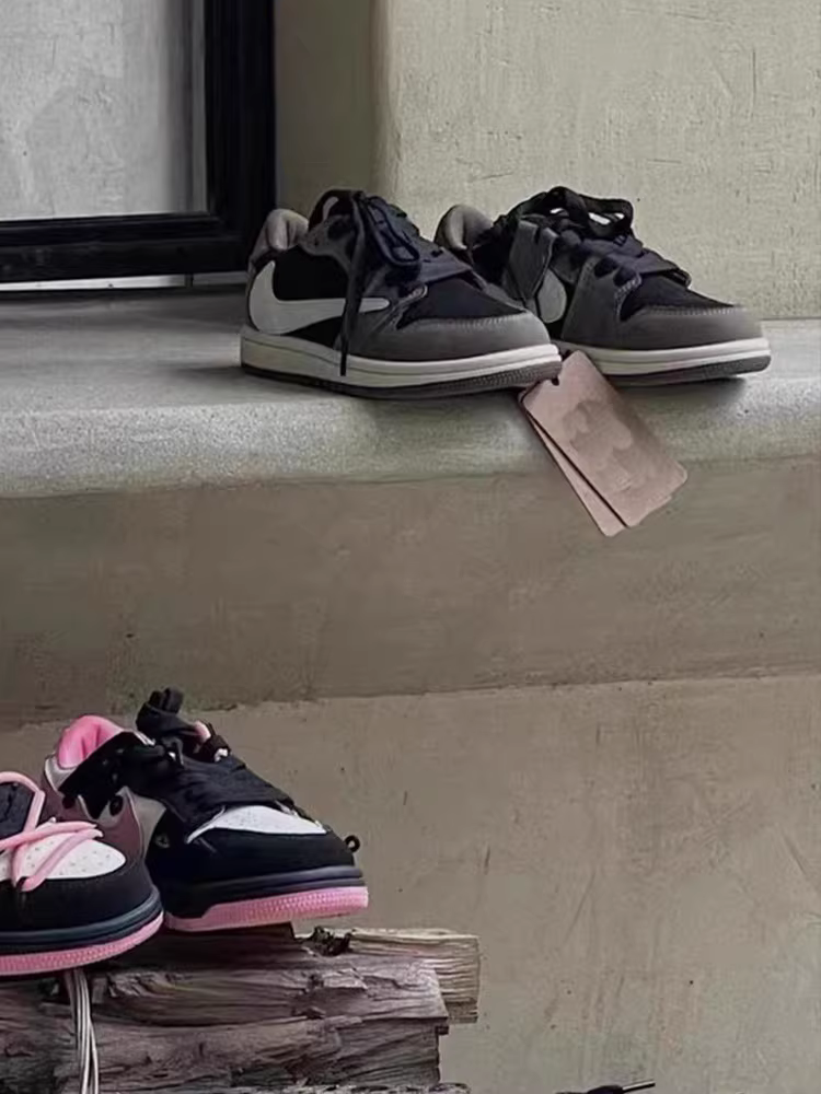 Giày trẻ em cho bé trai và bé gái, giày thể thao thời trang, mẫu mới thu đông, giày trẻ em phối màu thời thượng, đế mềm, kiểu dáng thấp, phong cách thường ngày