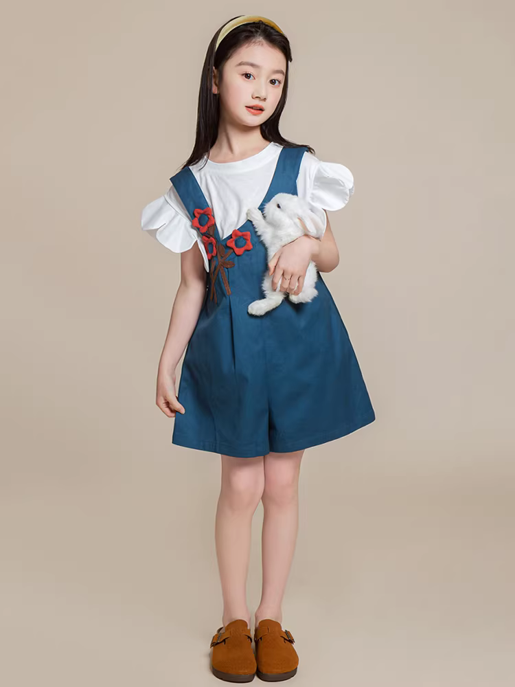 Bộ đồ hè nữ 2025, kiểu dáng mới thời trang, quần đùi ngắn tay rộng rãi, chất liệu mỏng nhẹ, thiết kế hai mảnh, phong cách thường ngày