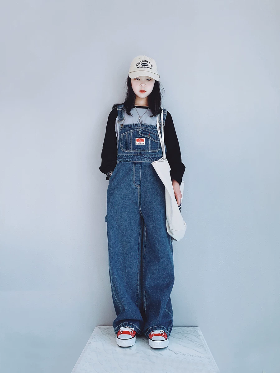 Quần xuân thu cho bé gái, quần ống đứng thường ngày cho trẻ em, kiểu mới 2025, quần yếm denim rộng, quần ống rộng cho trẻ lớn.