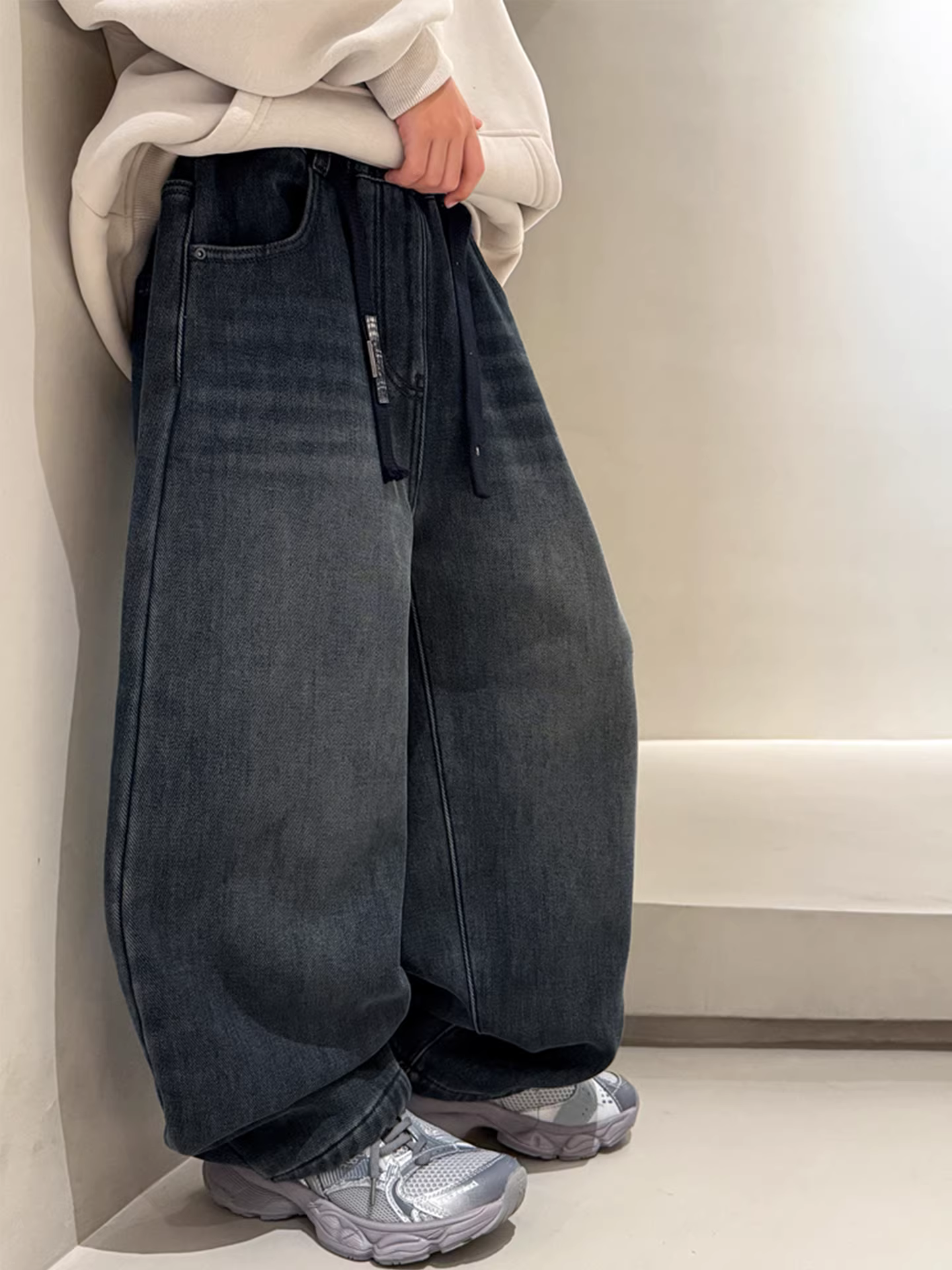 Quần jean lót lông phong cách retro trẻ em, quần áo trẻ em mùa đông 2025, mẫu mới dành cho bé trai và bé gái, kiểu Hàn Quốc, dày dặn, ống thẳng, quần dài