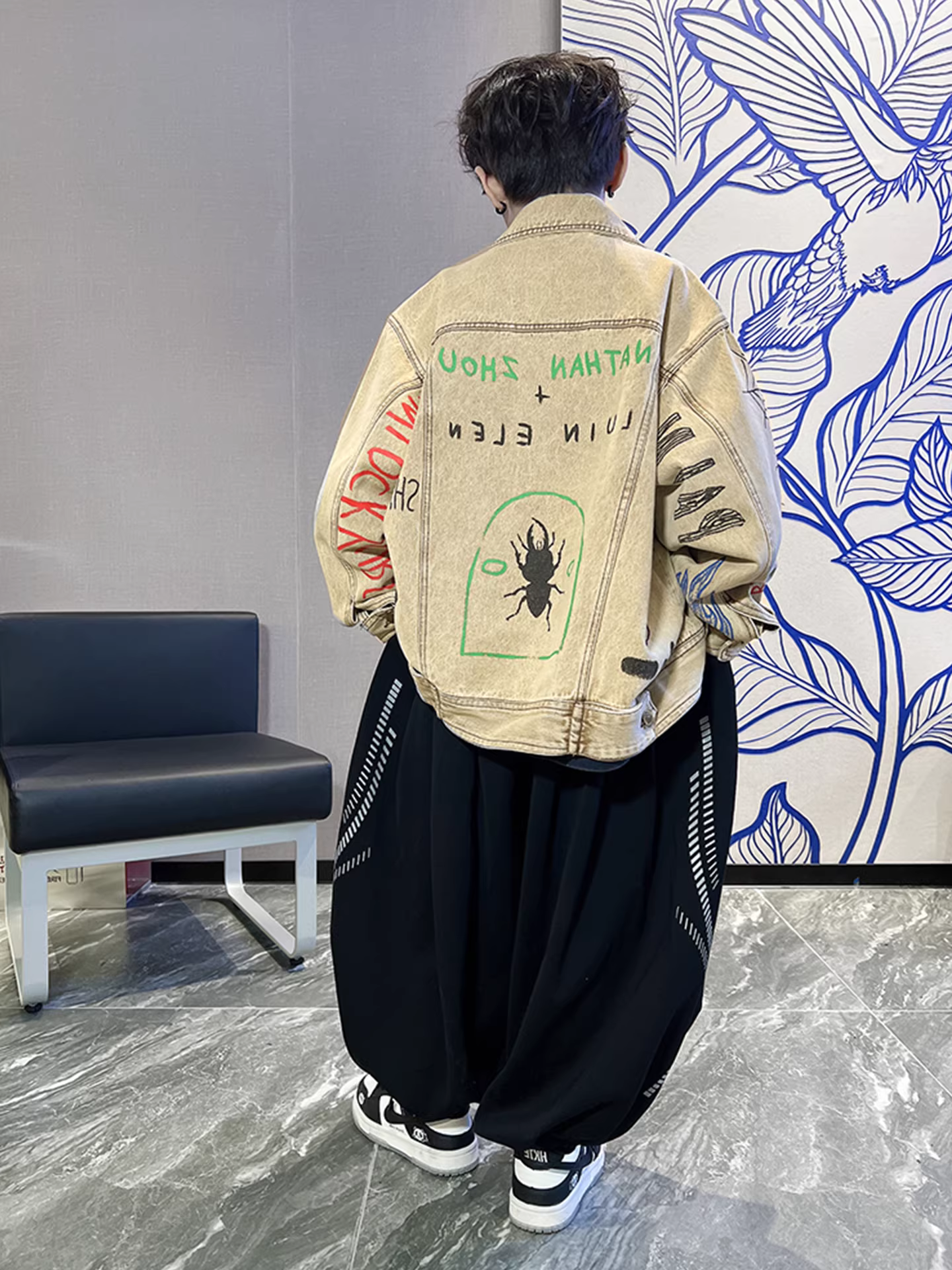 Áo khoác denim rộng rãi phong cách graffiti cá tính cho bé trai, kiểu mới thu đông 2025, thương hiệu thời trang Mỹ, dành cho trẻ lớn hơn, quần áo trẻ em